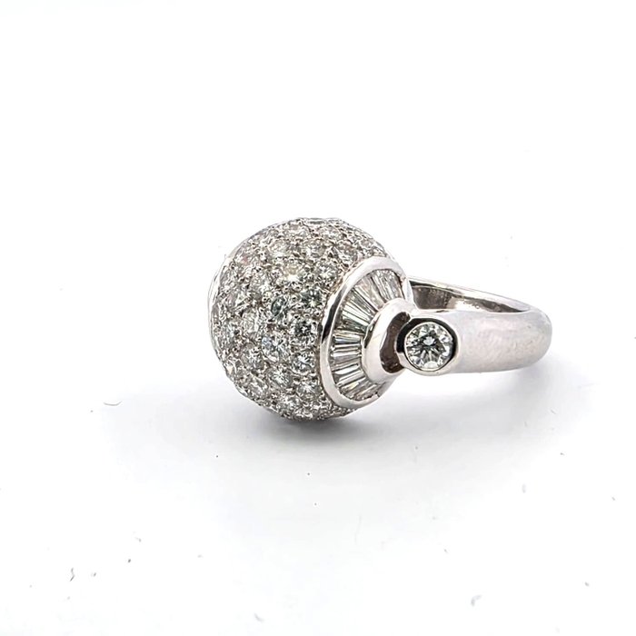 Anello in oro bianco 18kt con diamanti