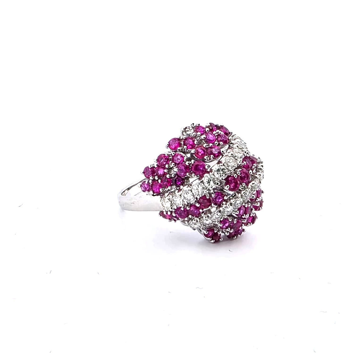 Anello in oro bianco 18kt con rubini e diamanti