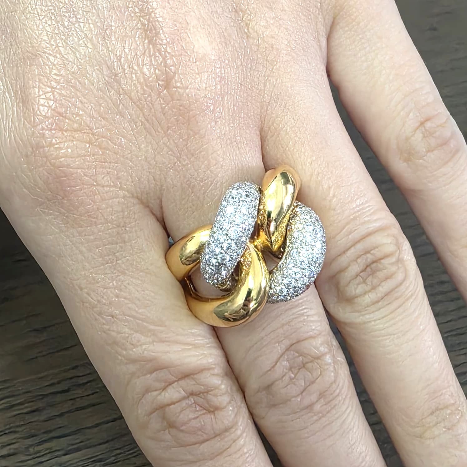 Anello a maglia morbida in oro bianco e giallo 18kt