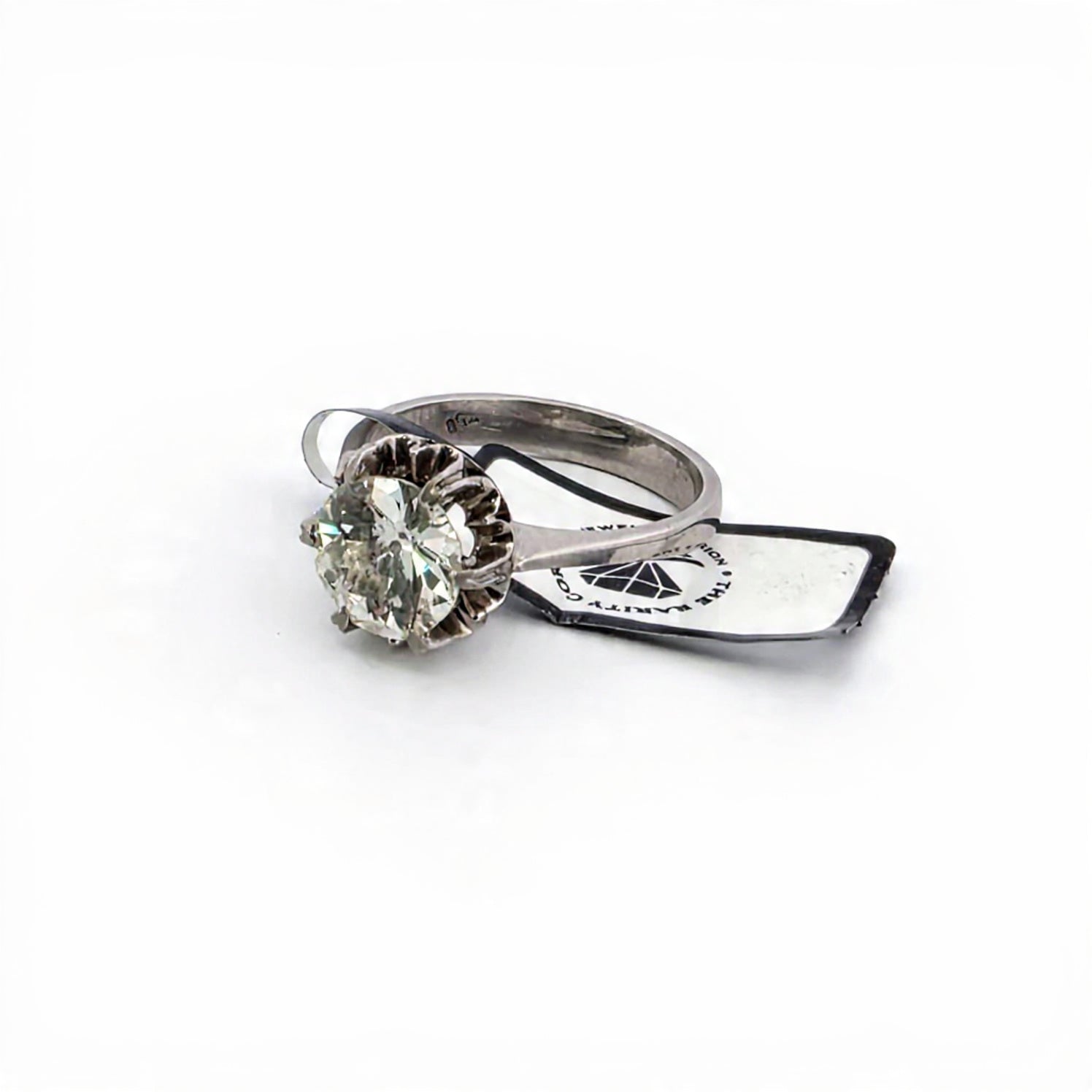 Anello solitario vintage in oro bianco con diamante importante