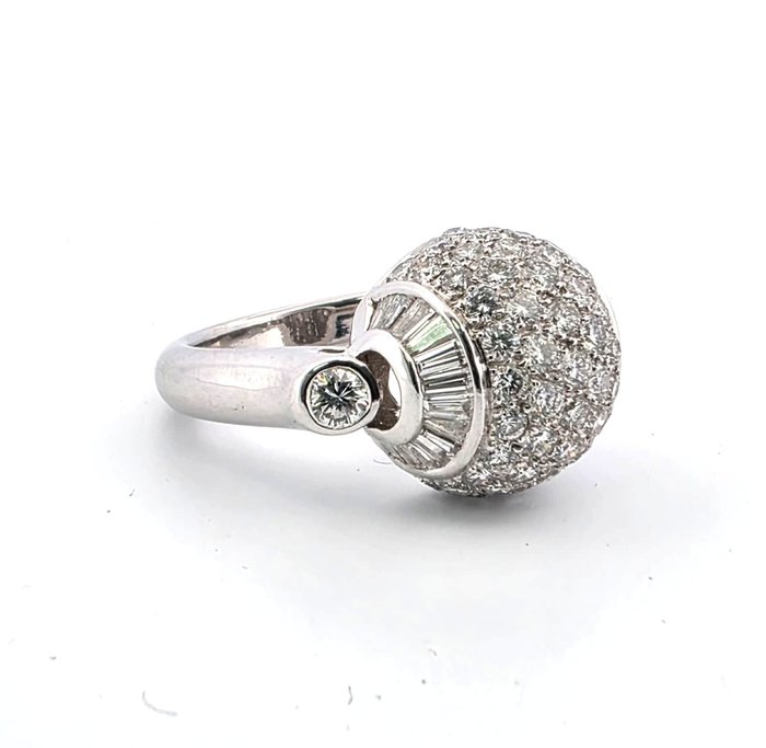 Anello in oro bianco 18kt con diamanti