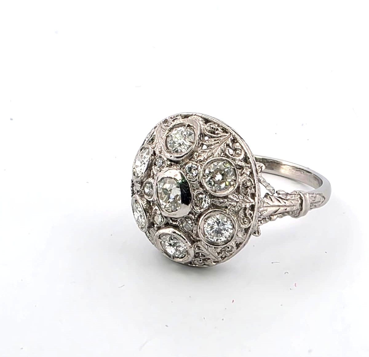 Anello importante in platino con diamanti old mine
