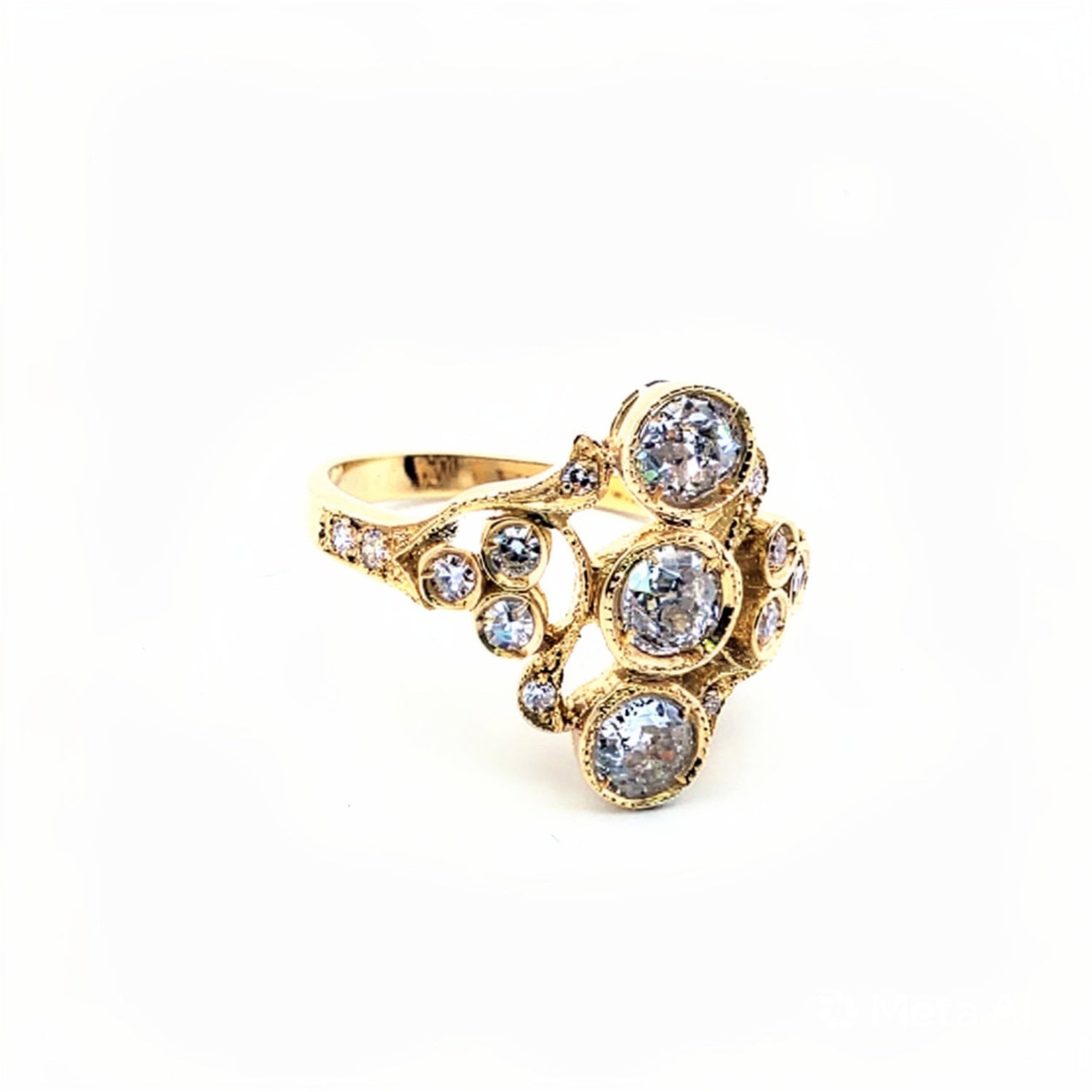 Anello in oro giallo 18kt con diamanti