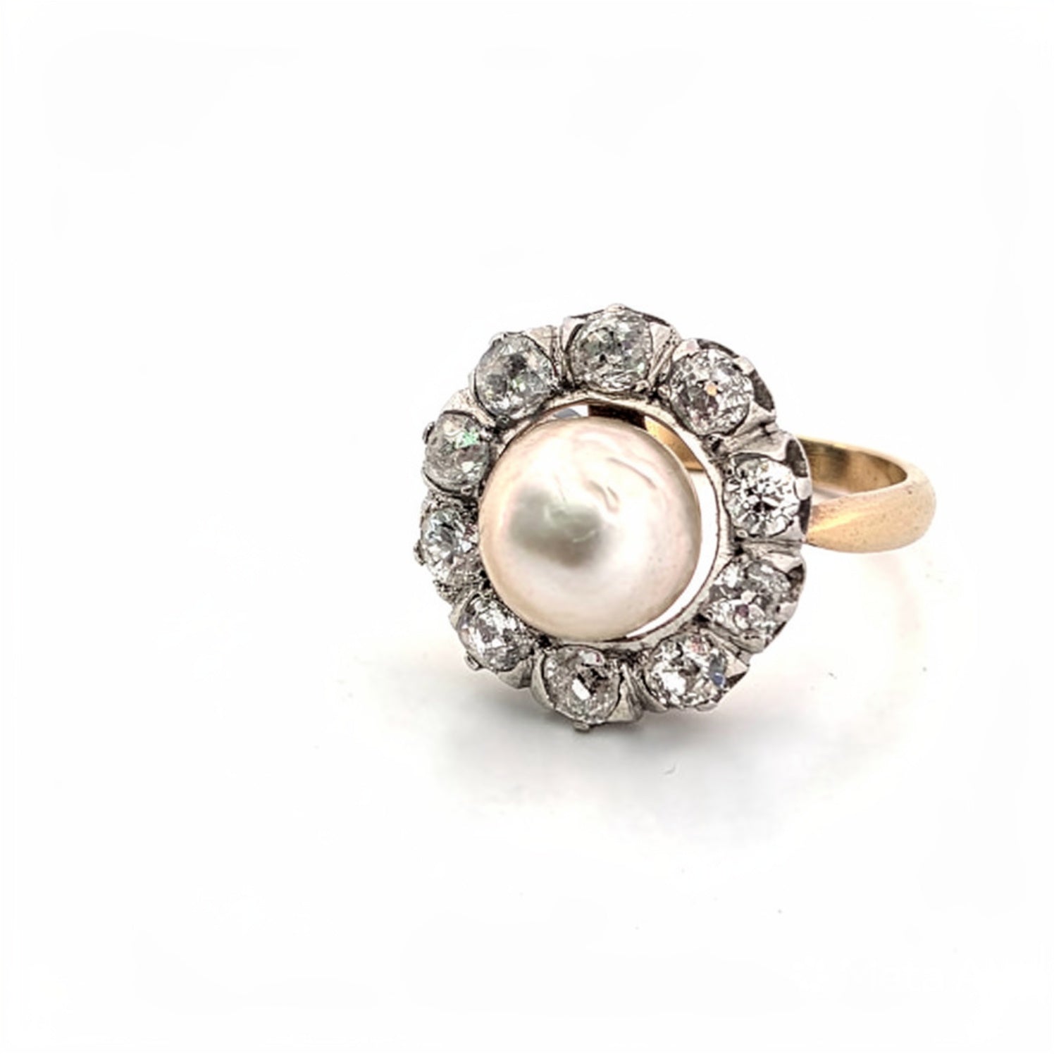 Anello in oro giallo 18kt e argento con diamanti e perla naturale