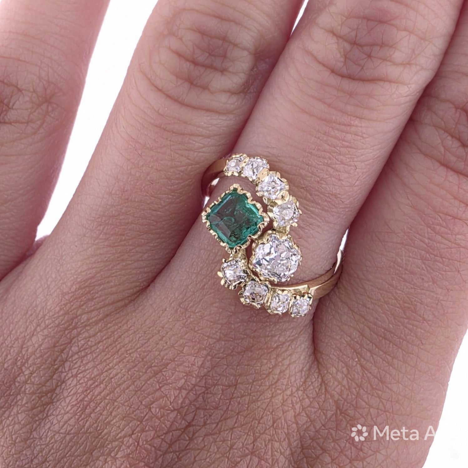 Anello in oro giallo 18Kt con diamanti