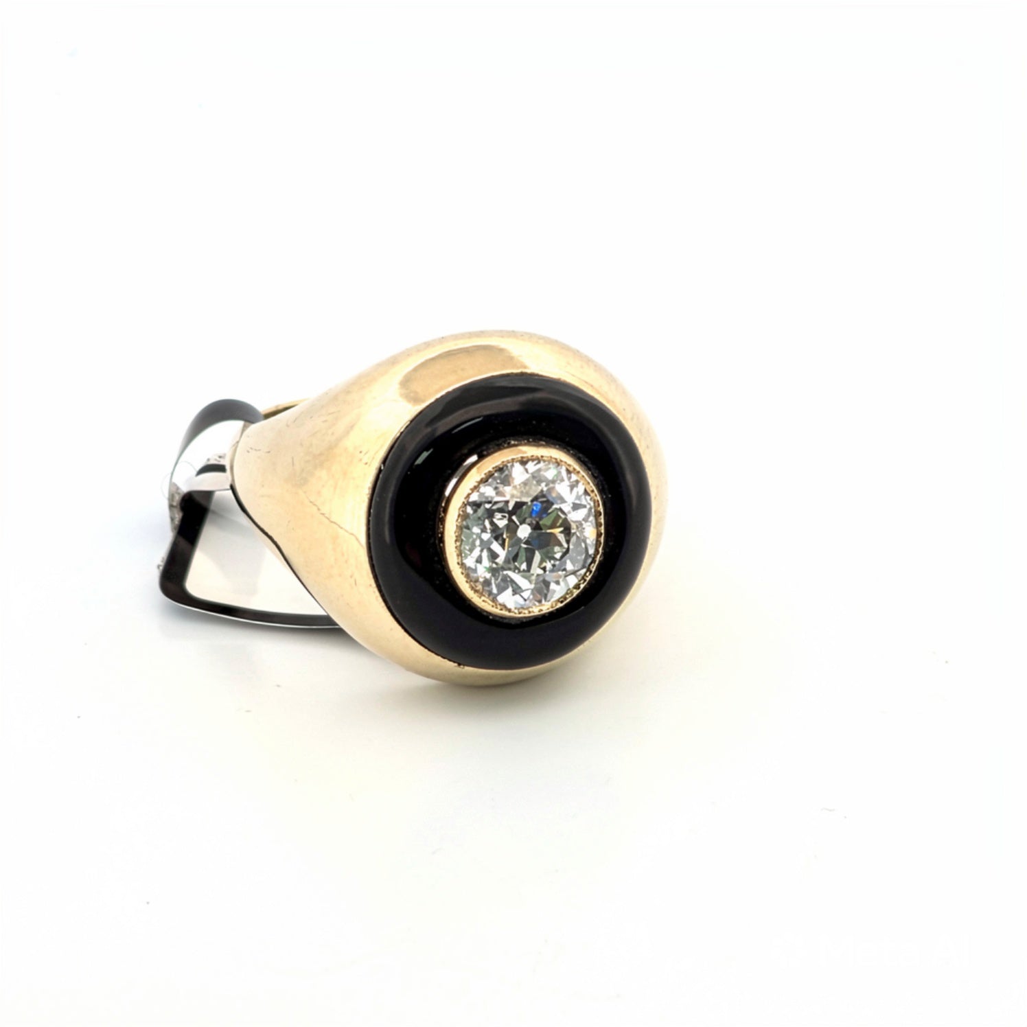 Anello in oro giallo 18kt con diamante e onice