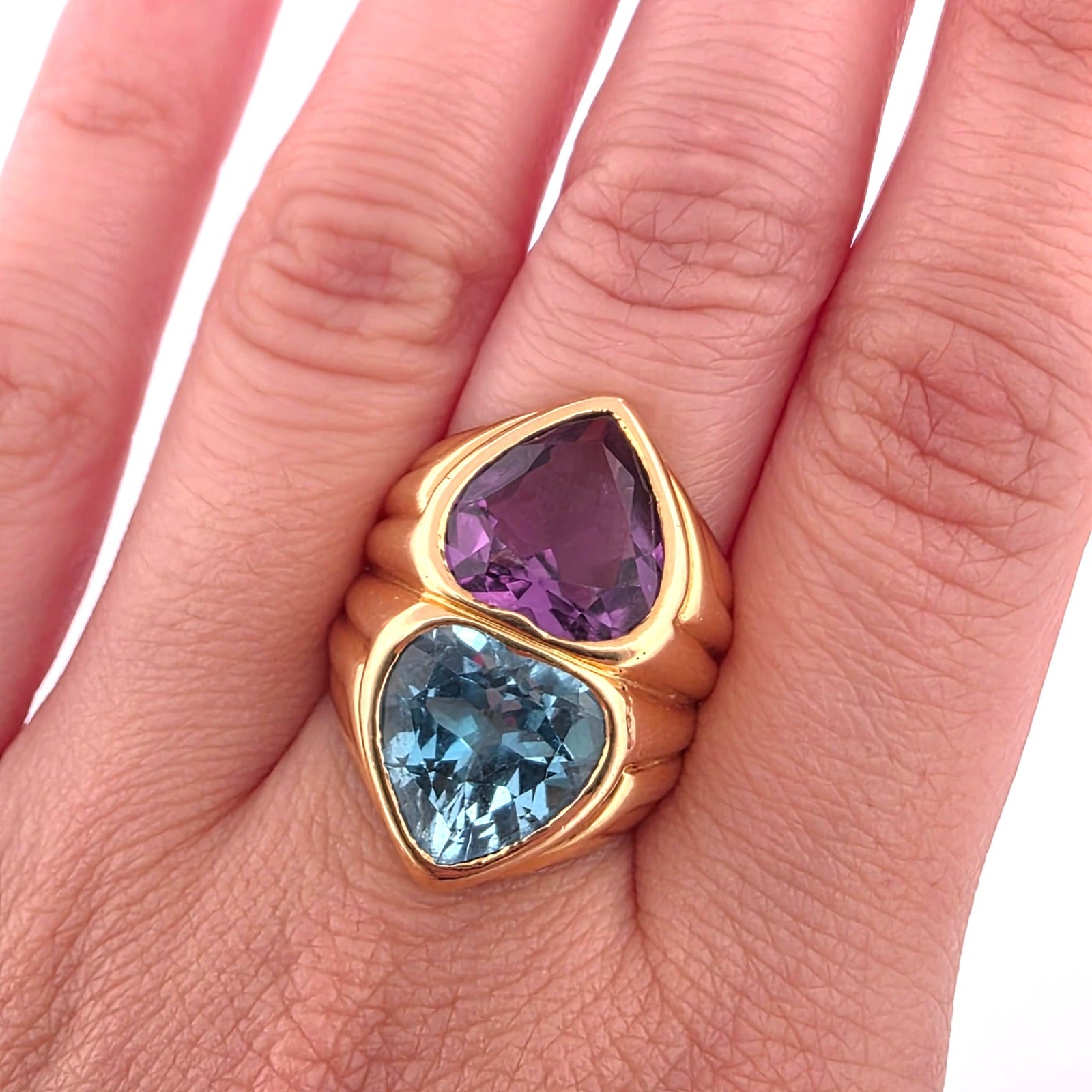 Anello in oro giallo 18kt massiccio con cuori di topazio e ambra