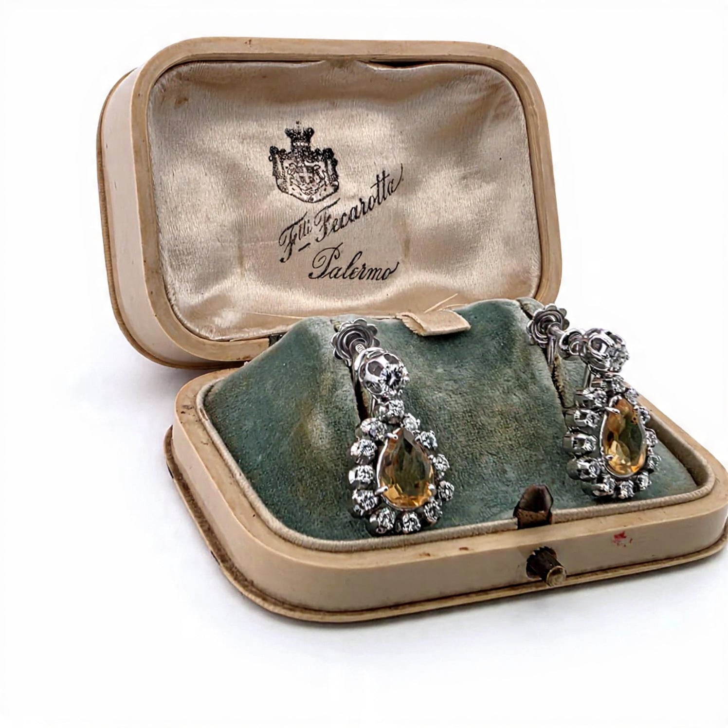 Orecchini anni 40/50' in oro bianco 18kt con citrini goccia e diamanti