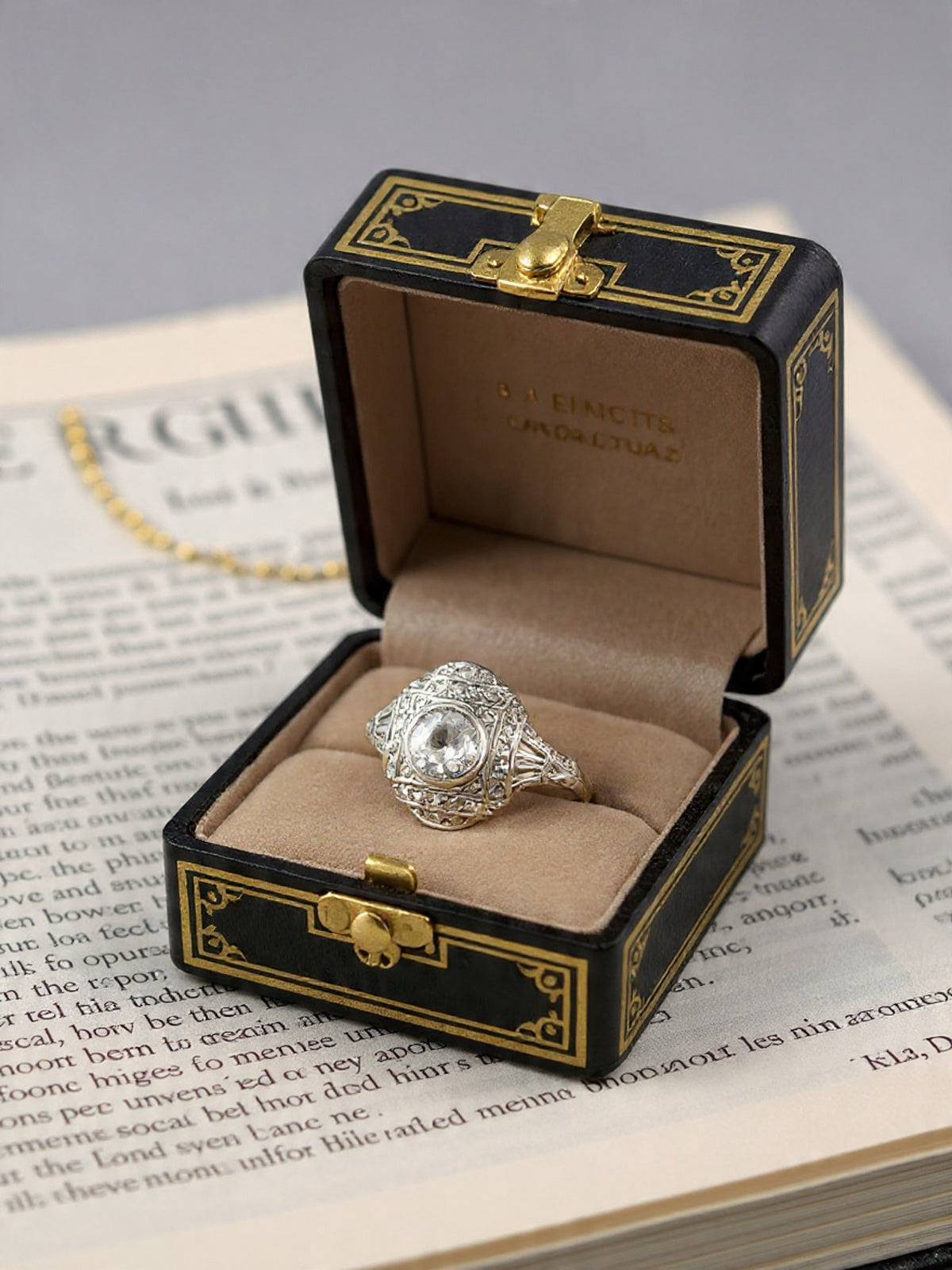 Anello in oro bianco 18kt con diamanti