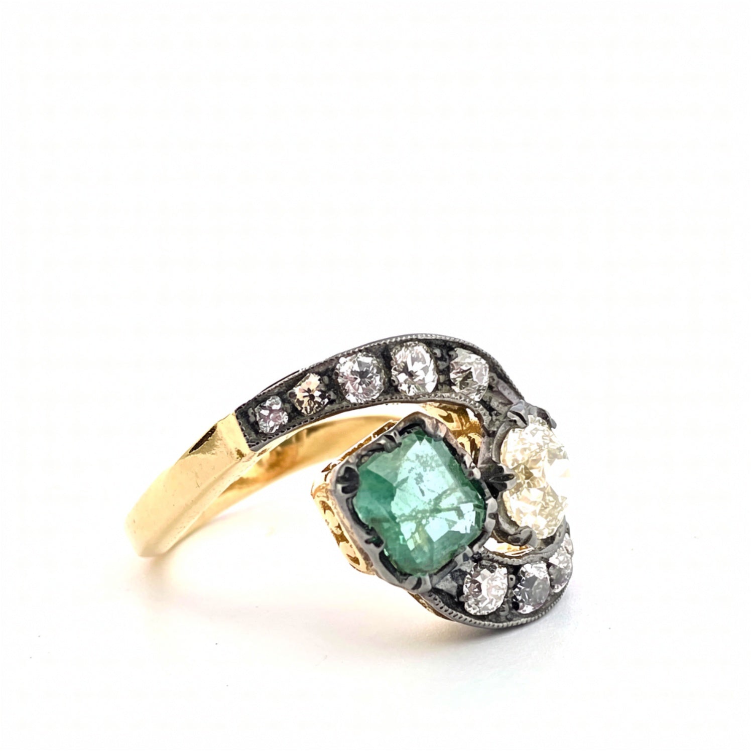 Anello in oro 18kt e argento con smeraldo e diamanti