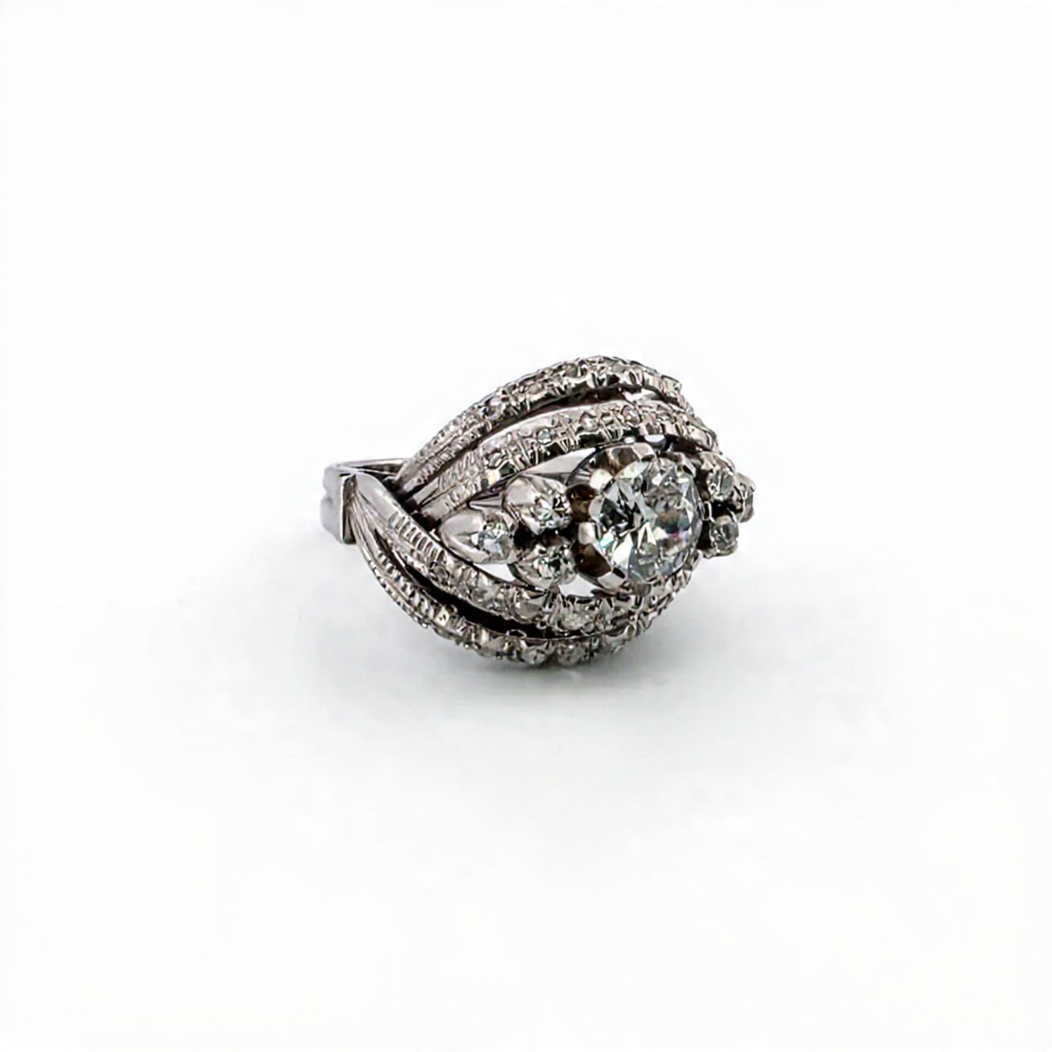 Anello anni 40' in oro bianco 18kt con diamanti