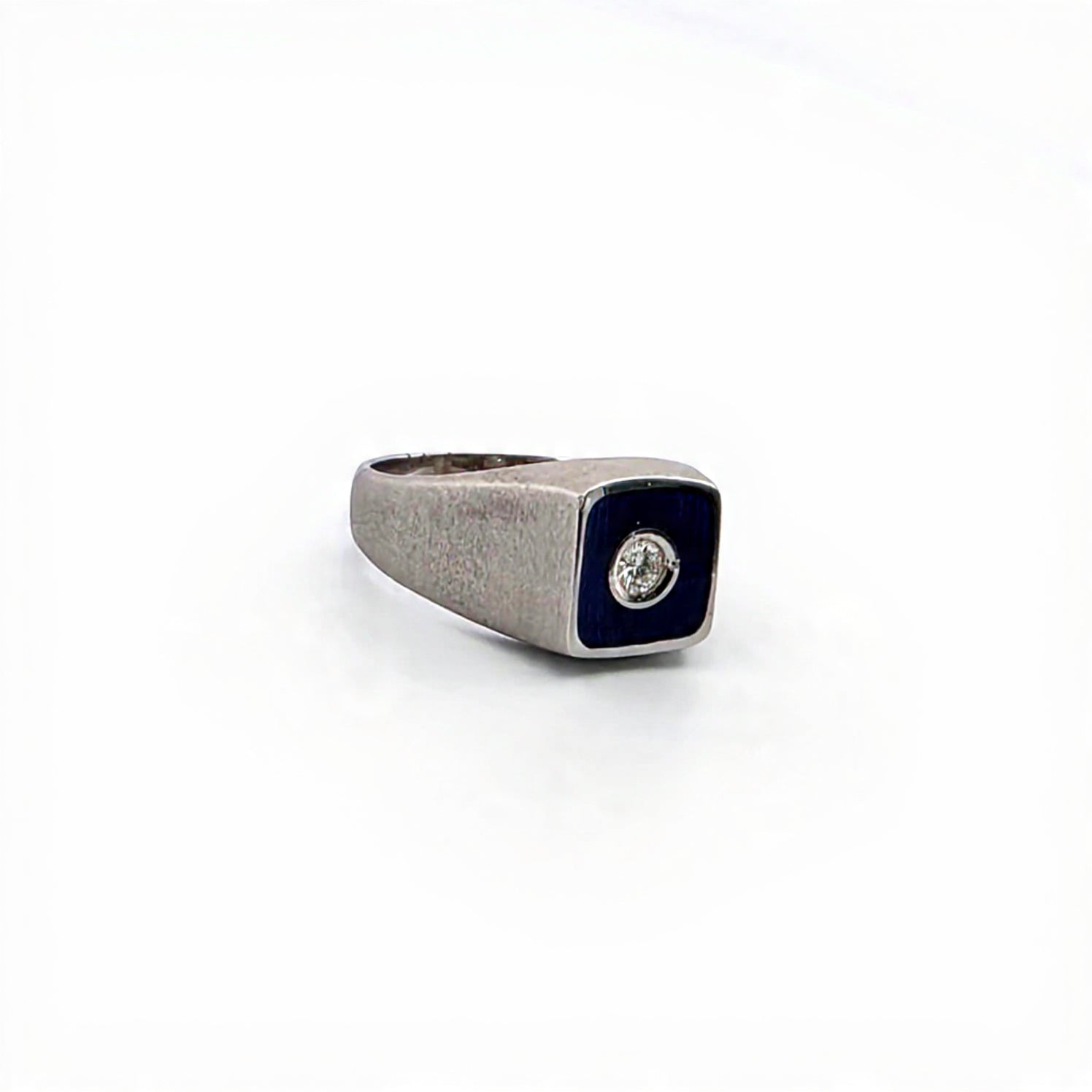 Anello in oro bianco 18kt con diamante e smalto