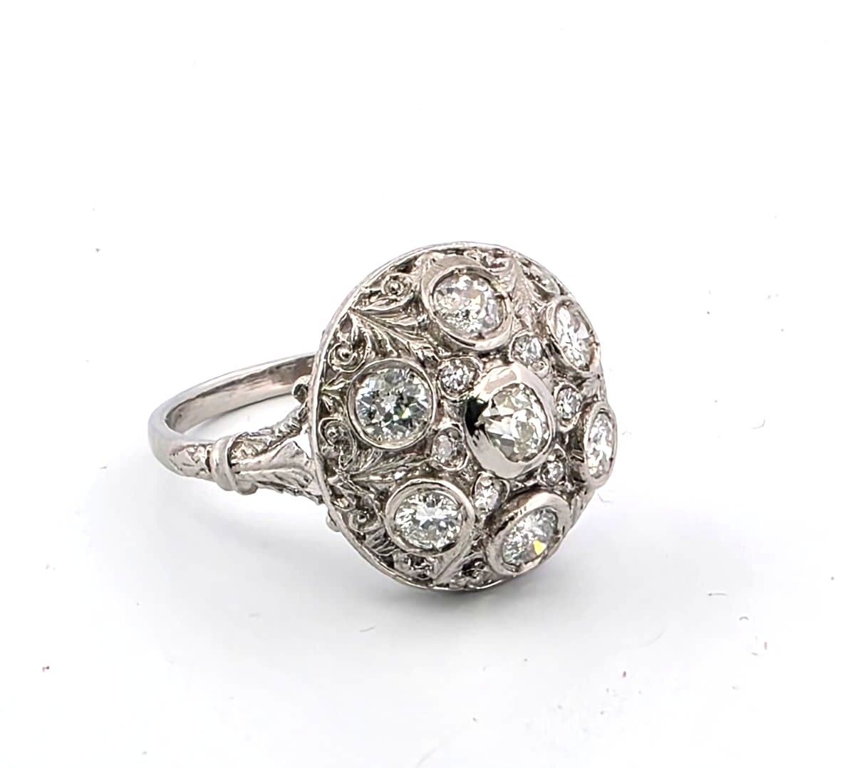 Anello importante in platino con diamanti old mine