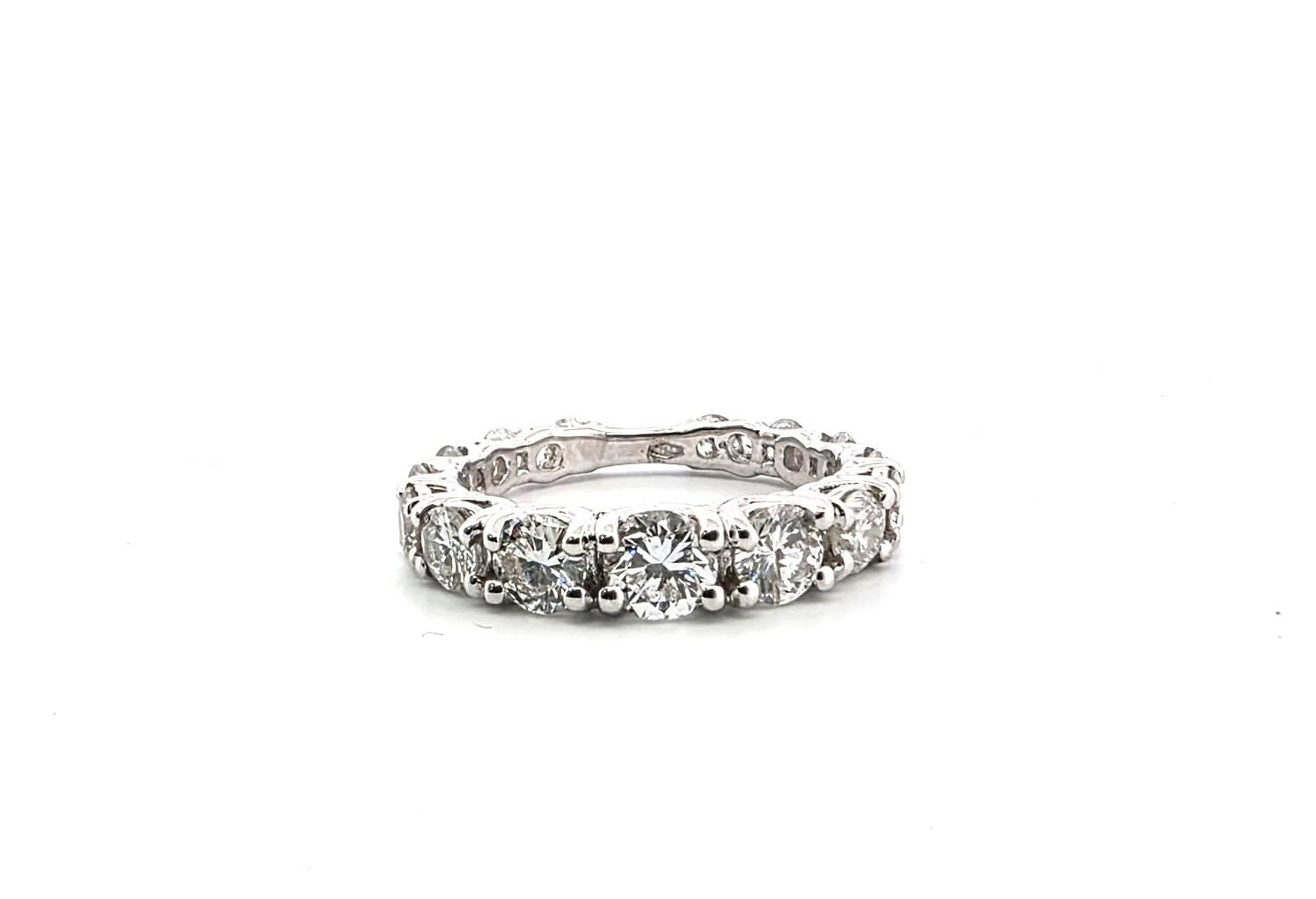 Anello in oro bianco 18kt con diamanti