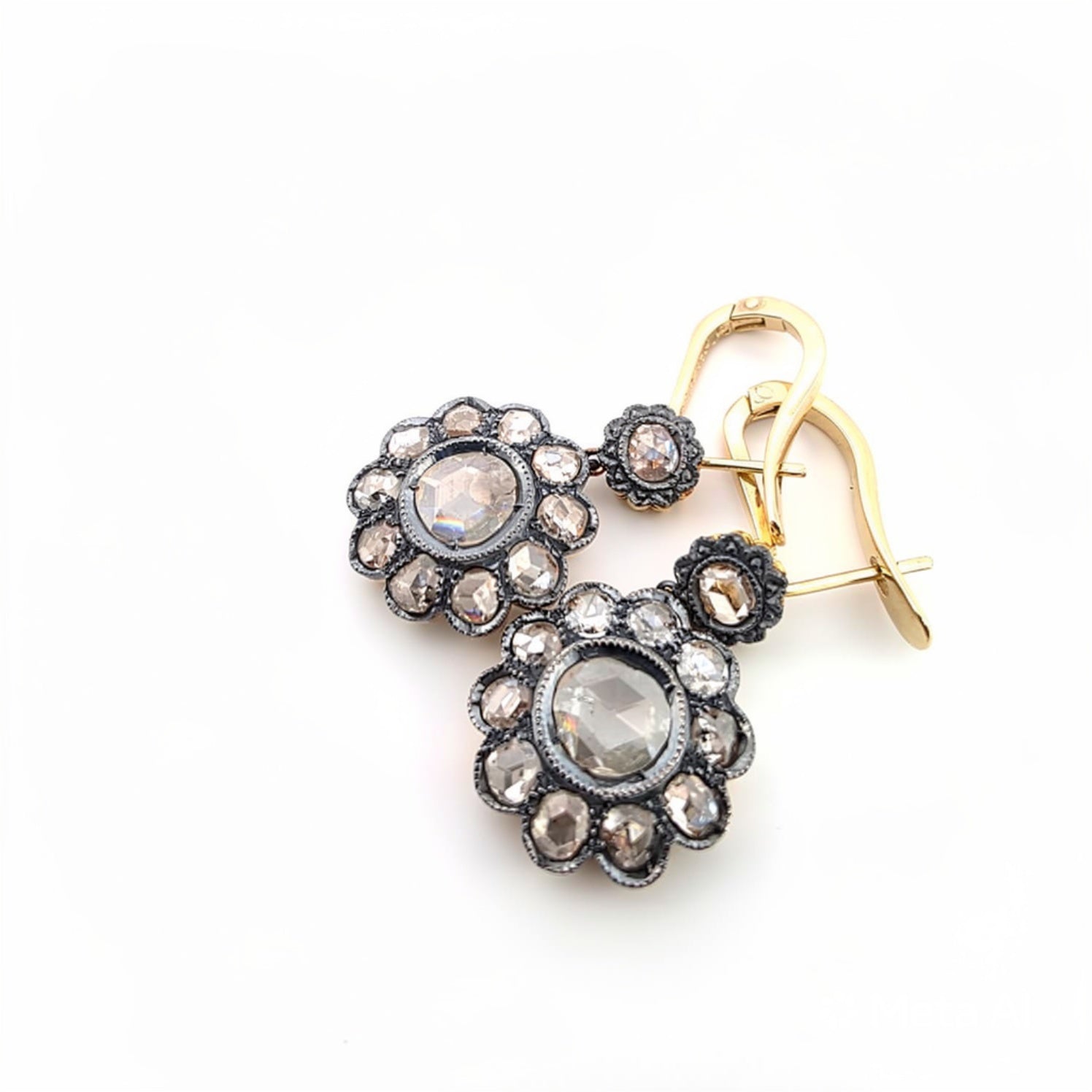 Orecchini in oro giallo 18kt e argento con diamanti